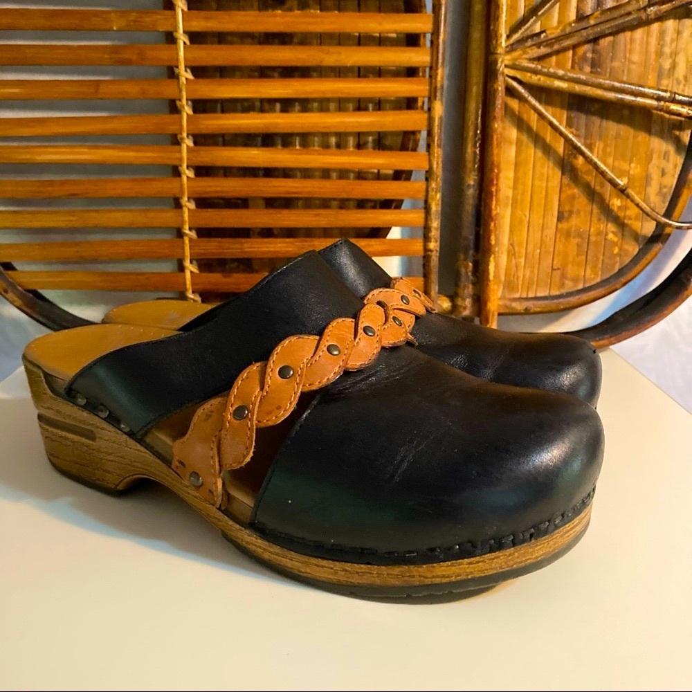 DANSKO 'Sherise' Black Leather w/Brown Braided Strap Mules EUR 40 | US 9.5-10